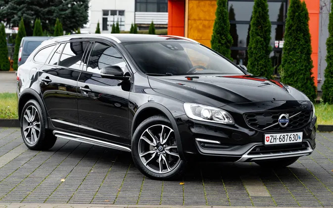 samochody osobowe Volvo V60 Cross Country cena 87500 przebieg: 155000, rok produkcji 2015 z Suchedniów